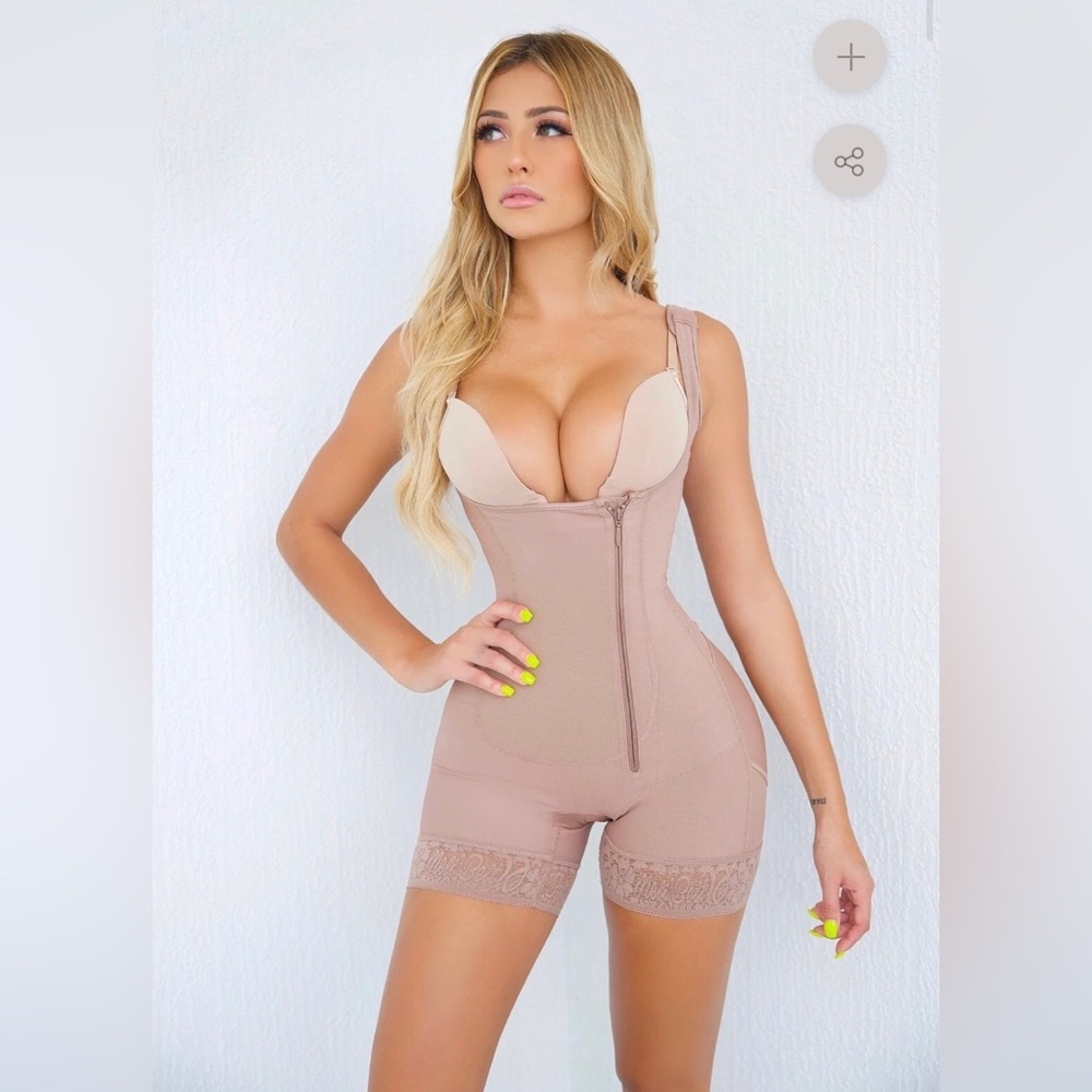 NWOT OMG Faja Columbian Faja Large Nude